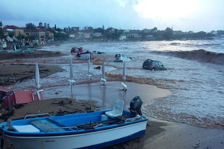 Καλαμάτα: “Όχι κολύμπι στη θάλασσα μετά από ακραία καιρικά φαινόμενα”