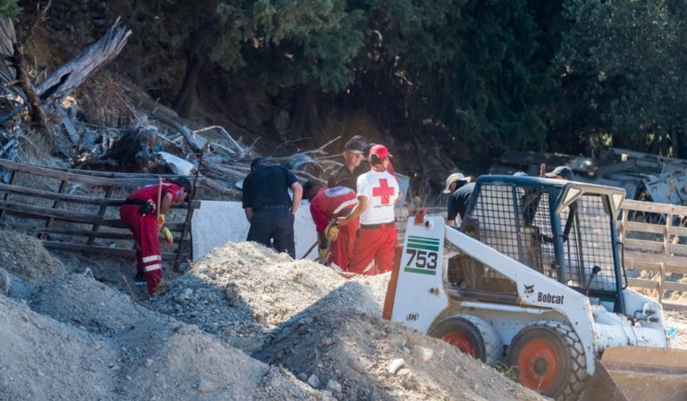 Σταμάτησαν οι έρευνες για τον μικρό Μπεν-Ανακάλυψαν αρχαίους τάφους (video)