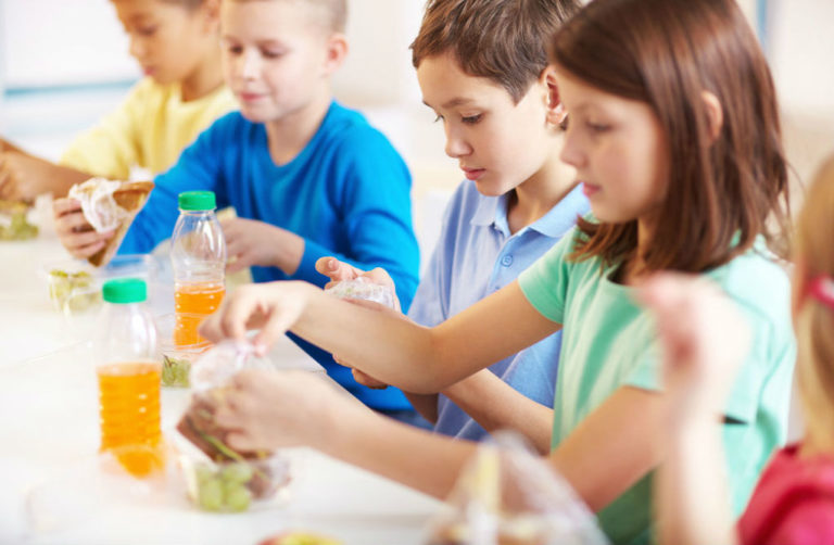 Πώς οι εκπαιδευτικοί επηρεάζουν τις διατροφικές συνήθειες των παιδιών