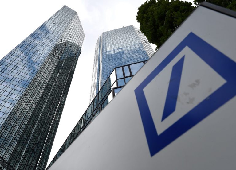 Εντείνονται οι ανησυχίες για την Deutsche Bank-Σε ιστορικό χαμηλό η μετοχή
