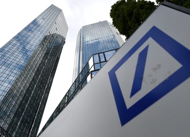 Ράλι της μετοχής της Deutsche Bank εν μέσω φημών για deal με ΗΠΑ