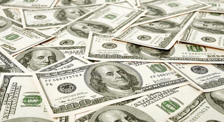 Σε νέα χαμηλά επίπεδα το δολάριο μετά τις δηλώσεις του αμερικανού ΥΠΟΙΚ