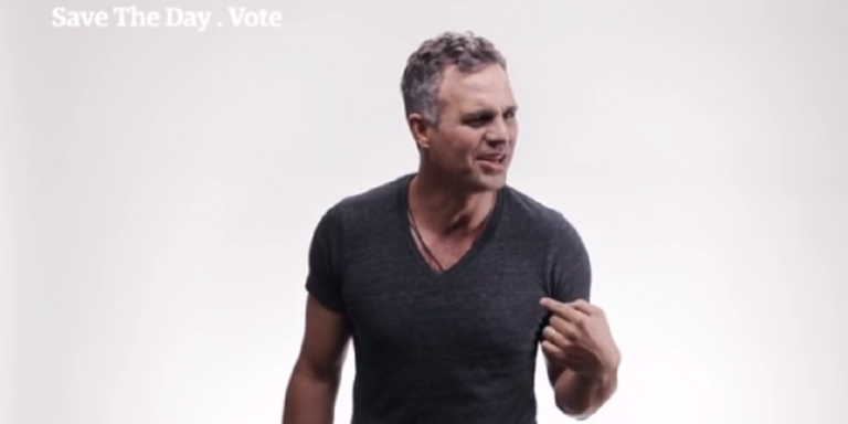 ΗΠΑ: «Ψηφίστε και δείτε τον Mark Rufallo… γυμνό» (video)