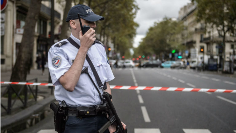 Γαλλία: Σε κρίσιμη κατάσταση δύο άνθρωποι μετά από πυροβολισμούς σε σούπερ μάρκετ