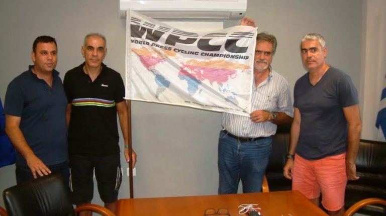 Δημοσιογράφοι ποδηλάτες στην Κρήτη