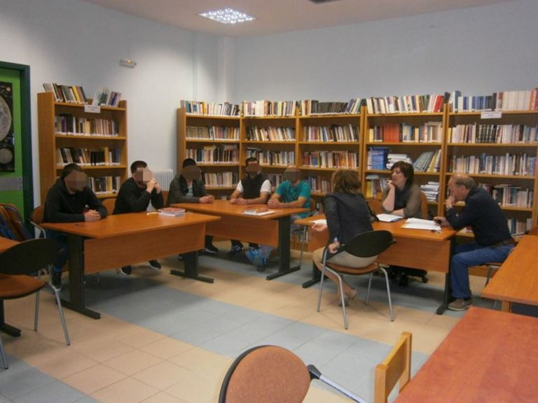Χορήγηση υποτροφιών σε κρατούμενους για σπουδές στο ΕΑΠ