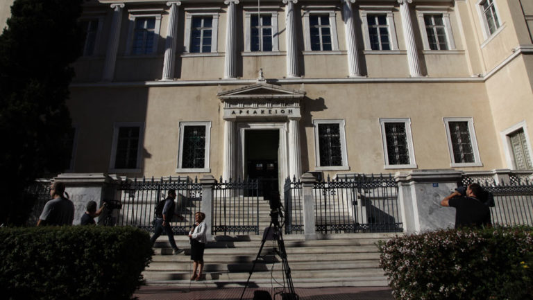 Εκ νέου στο ΣτΕ η ανάθεση υπηρεσιών στο Δημόσιο μέσω ατομικών συμβάσεων