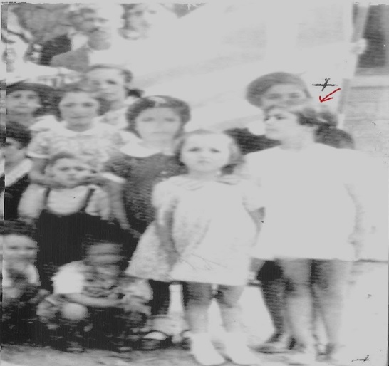 ΑΦΡΙΚΗ: 1943 προσφυγόπουλα σε Δημοτικό σχολείο (Σώσα Πλακίδα και πίσω η αδερφή της Ασημίνα)