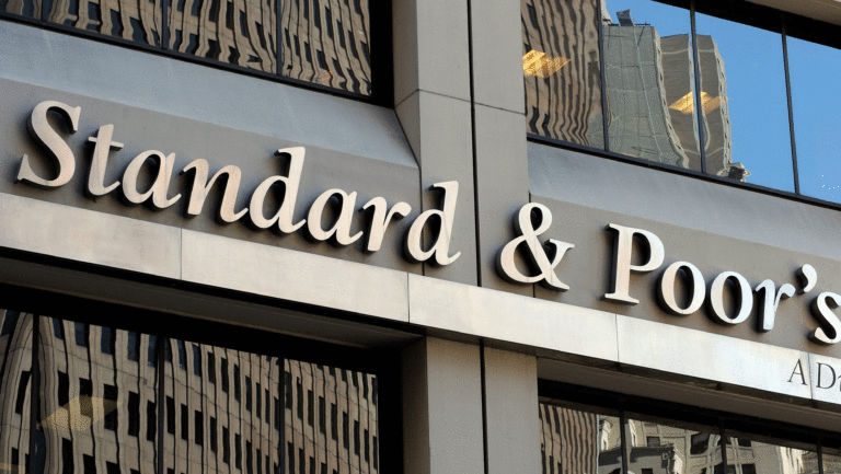 S&P: Αναβάθμιση του αξιόχρεου της Ελλάδας σε ‘B’