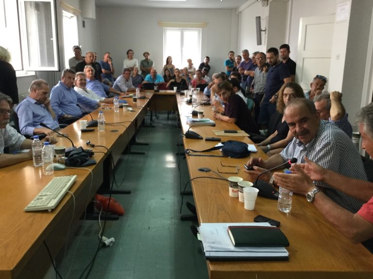 Πρόταση Περιφερειάρχη για αποκατάσταση στατικότητας του παραλιακού της Σητείας