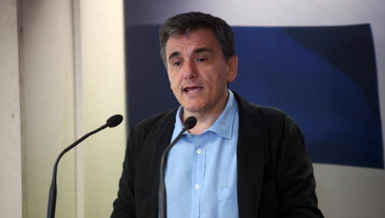 Ο Τσακαλώτος ζητά διευκρινίσεις από την ΝΔ για τους συντελεστές ΦΠΑ