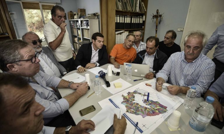 Άμεσα μέτρα για τους πληγέντες ανακοίνωσε στη Θάσο ο πρωθυπουργός – Σε ύφεση τα μέτωπα της πυρκαγιάς (video)