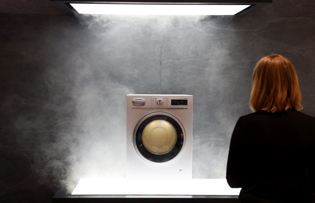 Τα συνθετικά ρούχα που πλένονται στο πλυντήριο ρυπαίνουν το περιβάλλον