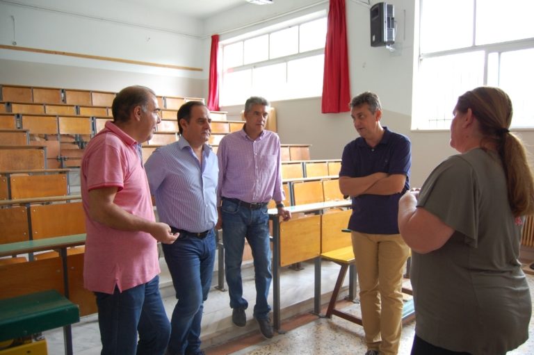 Στο Λύκειο Μουζακίου ο Περιφερειάρχης Θεσσαλίας Κ. Αγοραστός