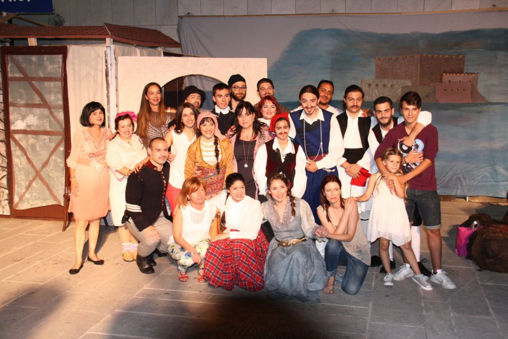 neaniki-theatriki-skini-filadelfias-chalkidonas