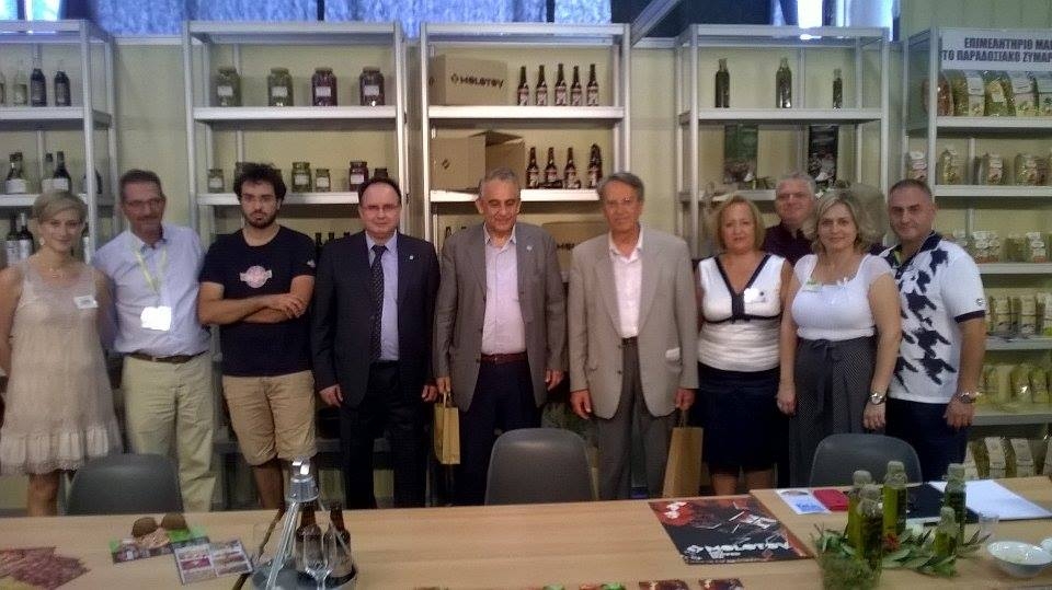 Ο Πρόεδρος του Επιμελητηρίου Μαγνησίας με τους κ.κ. Νίκο Αντώνογλου (γ.γ. Υπουργείου Αγροτικής Ανάπτυξης και Τροφίμων) και Αντώνη Παπαδεράκη (γ.γ. Εμπορίου)