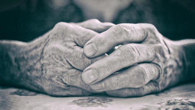 Αρκαδία : Αδίστακτοι απατεώνες χτύπησαν ηλικιωμένο ζευγάρι