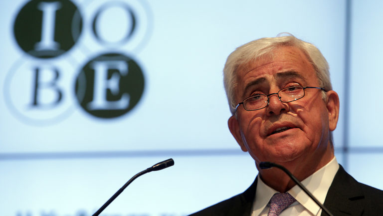 Ηπιότερη του αναμενόμενου ανάκαμψη της οικονομίας το 2017, λέει ο ΙΟΒΕ