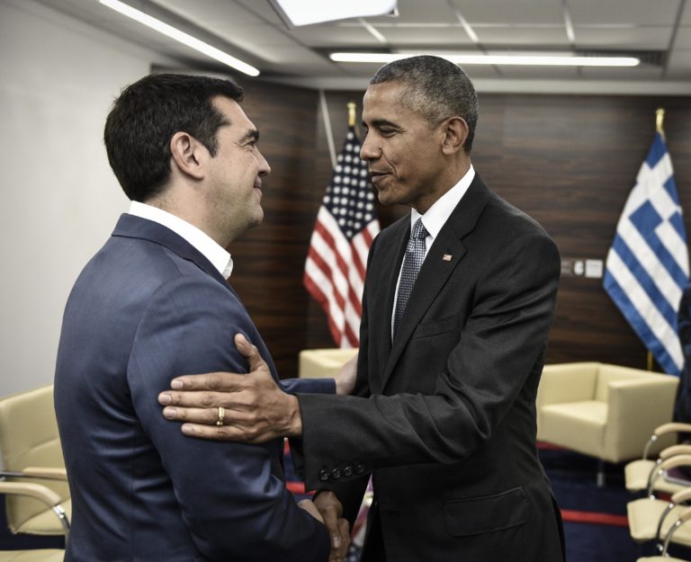 Στην Αθήνα ο Ομπάμα – Στην ατζέντα οικονομία και προσφυγικό (video)