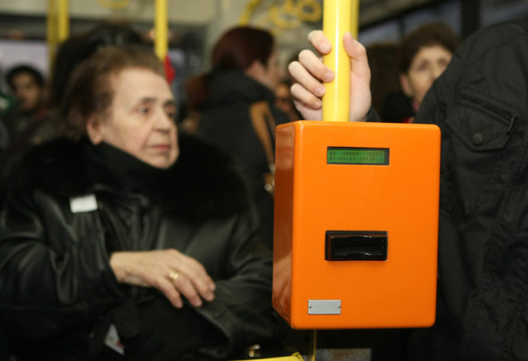 Με νέο χειρόφρενο προειδοποιούν οι εργαζόμενοι του ΟΑΣΘ