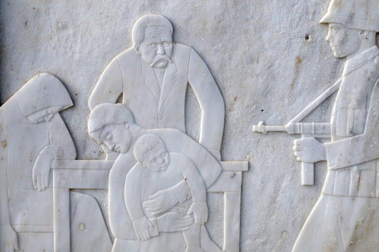 Προσκύνημα στο Μαυσωλείο Διστόμου από το Σύλλογο Εργαζομένων στο Δήμο Παύλου Μελά