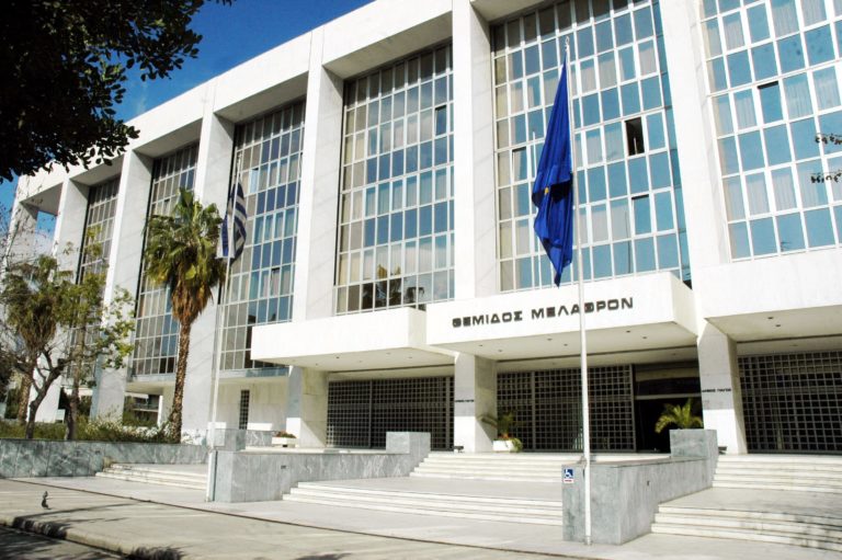 Στο προσκήνιο τα παλιά δάνεια ΝΔ και ΠΑΣΟΚ μετά την κατάθεση Στουρνάρα