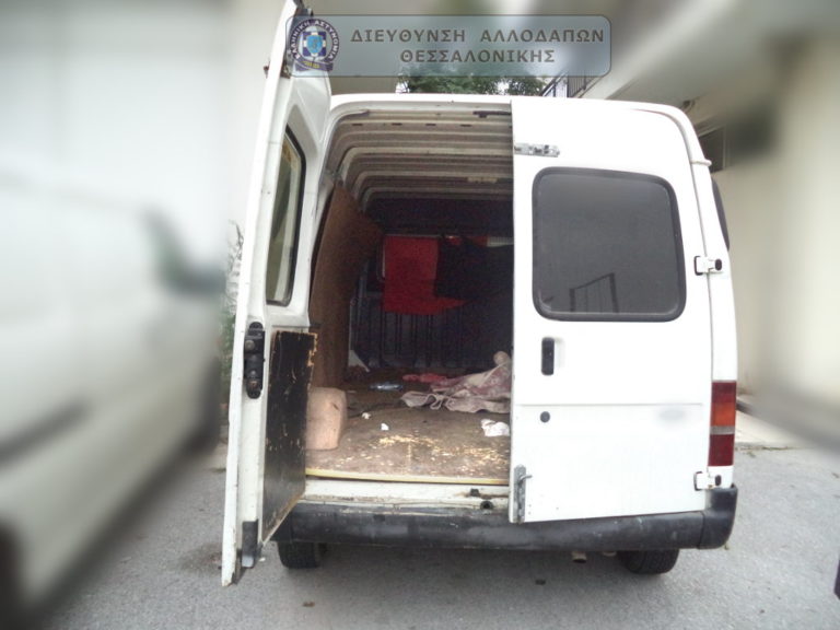 Συνελήφθη 23χρονος που μετέφερε παράνομα 30 μετανάστες