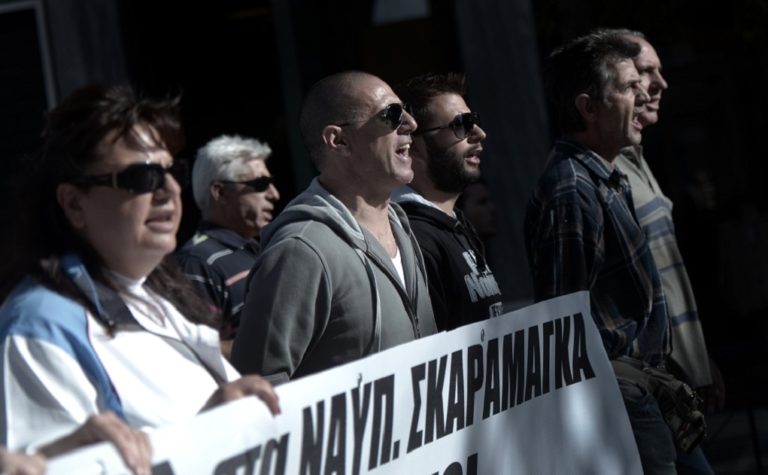 Συνάντηση του Α. Νεφελούδη με εργαζόμενους στα Ναυπηγεία Σκαραμαγκά