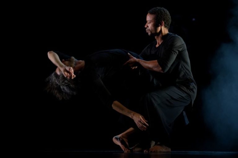 “These gentle hearts are like shot birds falling” και “The more you dance the more you get”: δύο παραστάσεις χορού στα Δημήτρια
