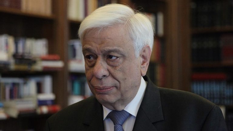 Στο Παρίσι ο ΠτΔ – Παυλόπουλος στη Figaro: Να αλλάξει προσανατολισμό η Ευρώπη