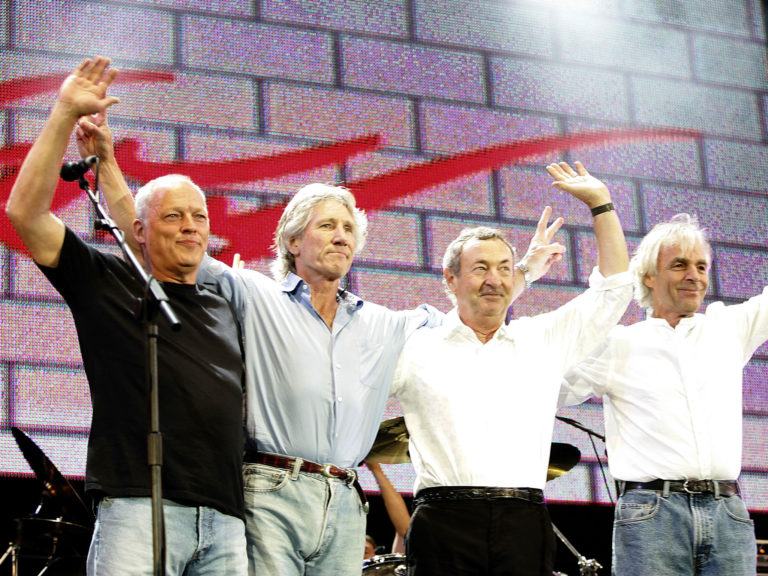 Pink Floyd: Νέο τραγούδι, μετά από 30 χρόνια, για την Ουκρανία