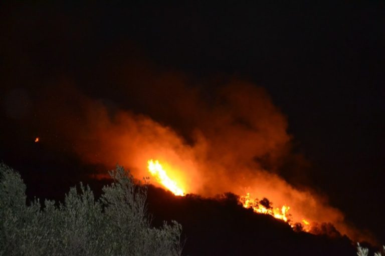 Χανιά: Ανεξέλεγκτα τα πύρινα μέτωπα στα Φαλάσαρνα Κισάμου