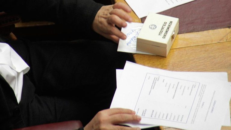 Στόχοι για πρωτογενές πλεόνασμα 1,8% – ανάπτυξη 2,7% στο προσχέδιο του προϋπολογισμού (video)