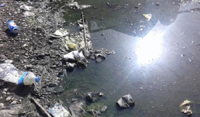 Συνεχίζονται οι εκστρατείες καθαρισμού των ακτών