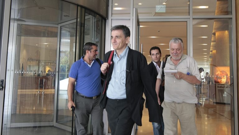 Σε εξέλιξη η διαπραγμάτευση για τη 2η αξιολόγηση – Η παράμετρος Ντράγκι για το χρέος (video)
