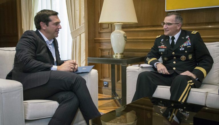 Προσφυγικό και ασφάλεια στη συνάντηση Τσίπρα-Σκαπαρότι