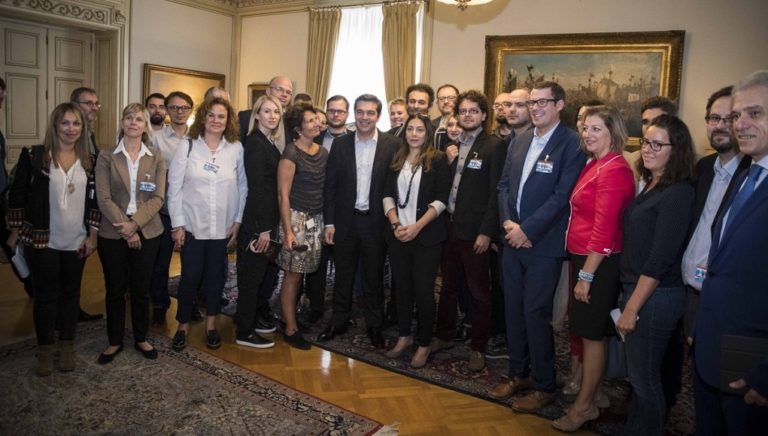 Τσίπρας προς Ευρωπαίους Δημοσιογράφους: Εκλογές θα γίνουν το 2019