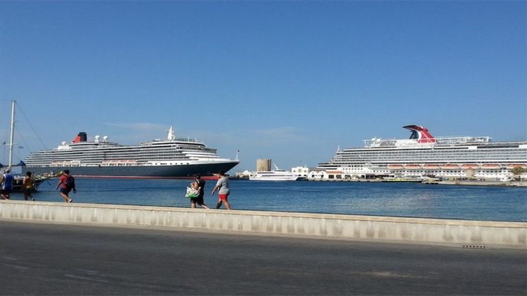 Ρόδος: Κίνηση ρεκόρ στο λιμάνι