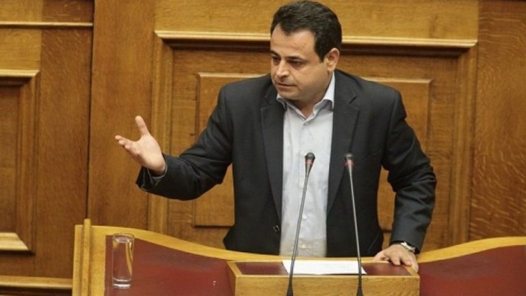 Ν. Σαντορινιός: Ο κ. Μητσοτάκης δεν μπορεί να μιλήσει για τη διαπλοκή