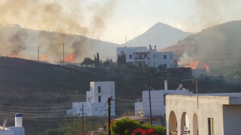 Υπό έλεγχο η φωτιά στη Σύρο