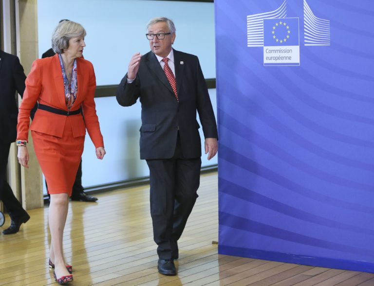 Τερέζα Μέι: Η δικαστική απόφαση δεν θα εκτροχιάσει το Brexit (video)