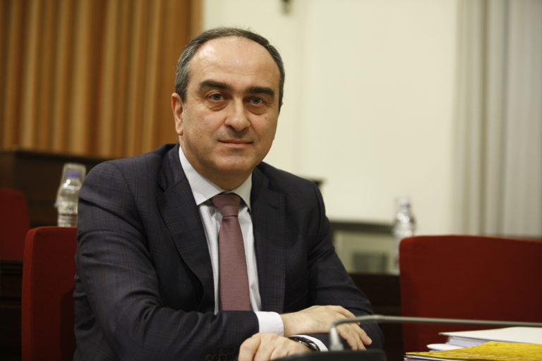 Σκορδάς στην Εξεταστική: «Απολύτως νόμιμα τα δάνεια της ΝΔ»