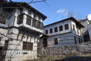 3-nerantzopoulou_-aristera-maliogka_dexia