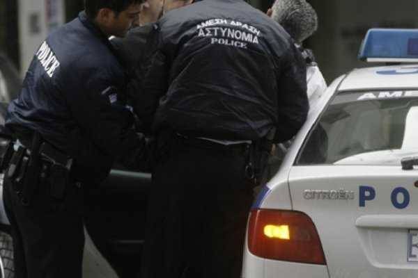 Σύλληψη 21χρονου για παράνομη μεταφορά μεταναστών