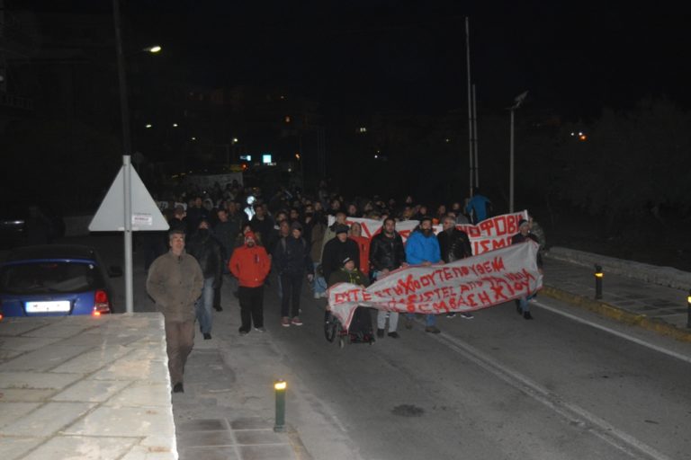 Χίος: Αντιφασιστική πορεία απάντηση στην εκδήλωση της Χρυσής Αυγής