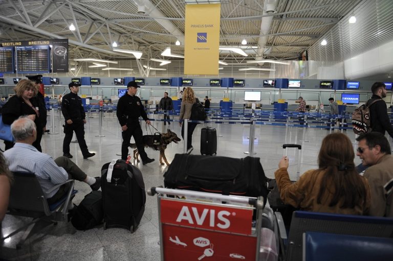 ΥΠΑ: Αυξήθηκε 9,7% η επιβατική κίνηση στα αεροδρόμια το 10μηνο