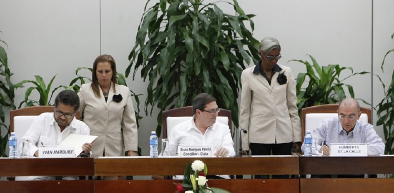 Σε νέα ειρηνευτική συμφωνία κατέληξαν κυβέρνηση και FARC