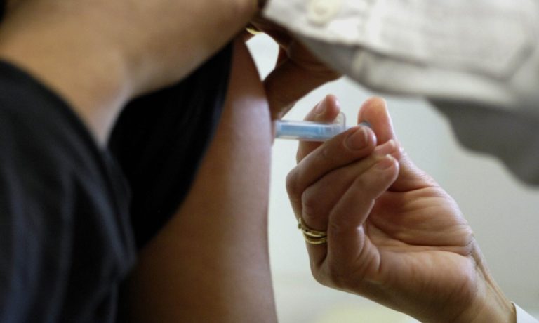 Οι ΗΠΑ ετοιμάζονται για εμβολιασμούς-ρεκόρ κατά της γρίπης