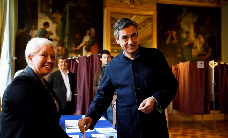 Ο Φ. Φιγιόν επικράτησε για το χρίσμα της κεντροδεξιάς στην Γαλλία (video)