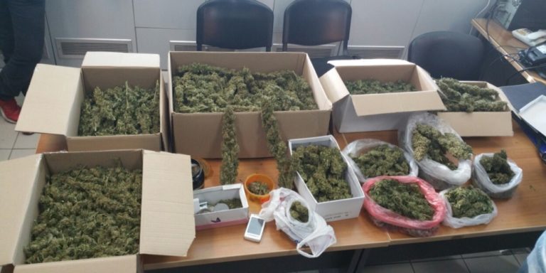 Κατάσχεσαν 4 κιλά κάνναβη